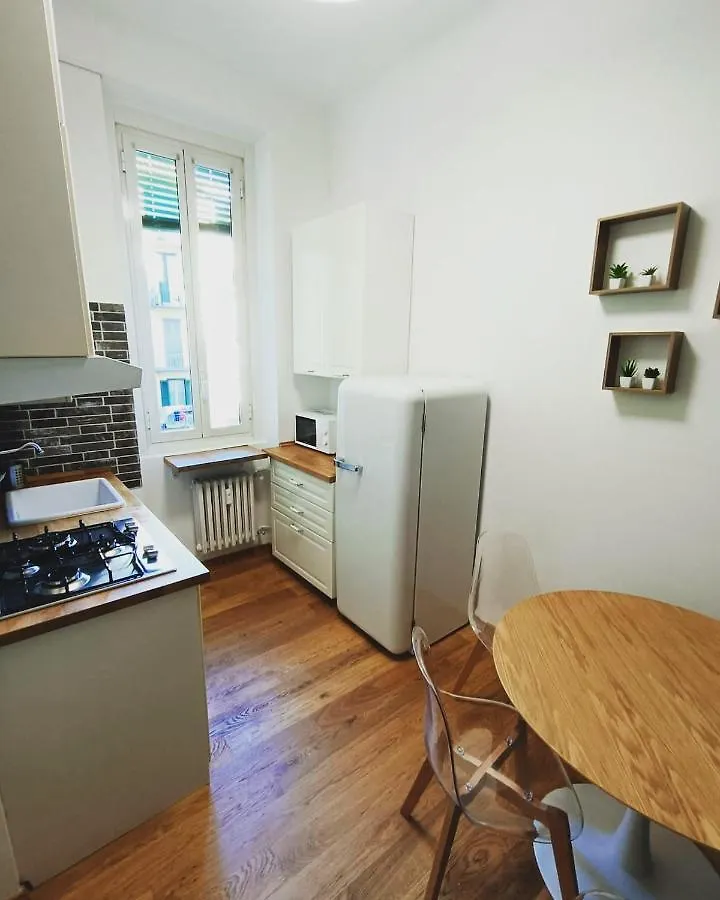 Amio Apartment - Next To M5 Ca Granda Milaan